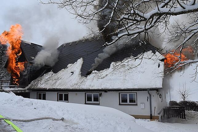 Bild 2: Bilder vom Großeinsatz der Feuerwehr