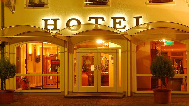 Das Hotel Goldener Knopf Bad Säckingen bleibt von der Insolvenz des Schlosshotels Beuggen unbeschadet, sagt Knopf-Eigentümer Christian ...