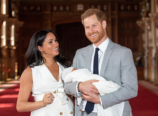 Prinz Harry von Großbritannien und Meghan, Herzogin von Sussex, kommen mit ihrem Sohn Archie Harrison Mountbatten-Windsor zu einem ...