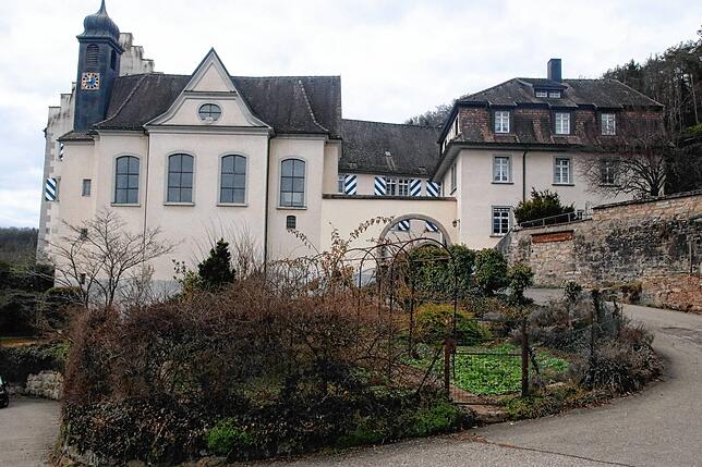 Das Schloss Ofteringen und heutige Kloster Marienburg hat eine lange Geschichte, die bereits während der Ritterzeit ihren Anfang nahm.