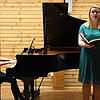 Das Konzert "Lieder und Chansons" mit Magdalena Wolfarth am Klavier und Sophie Rosenfelder, Sopran, wird zum Hochgenuss. Bild: Werner Müller