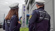 Die Singener Polizei ermittelt nach dem Angriff auf einen Ladendetektiv.
