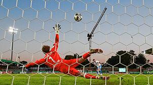 Elfmeter in der DFB-Pokal-Partie Preußen Münster gegen Hertha BSC am 18. August: Wer hat die stärkeren Nerven?