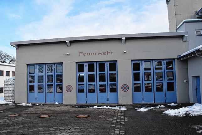 Das Feuerwehrhaus in Bodman. Hinter den Garagentüren sind die Einsatzfahrzeuge.