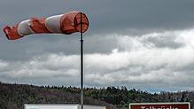 Der Wetterdienst warnt vor Orkanböen und Unwetter &ndash; unter anderem am Hochrhein und im Schwarzwald.