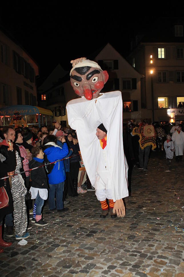 Bild 12: Weiß in Weiß: Bilder vom Konstanzer Hemdglonker-Umzug