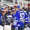 Weiß einer von Euch, wo das gegnerische Tor steht? Die Schwenninger Wild Wings blicken beim Spiel gegen Ingolstadt etwas ratlos drein. ...