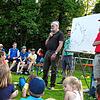 Bei Siegerehrung auf dem Homburg-Sportplatz erläutert Hauptorganisator Walter Drexler gemeinsam mit seinem Helferteam Jörn Weprich und ...