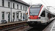 (Archivbild) Ein Seehas der SBB am Bahnhof in Allensbach. Seit Samstag, 4. Oktober, kommt es zu Problemen beim Bahnverkehr im Landkreis ...