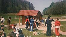 Mit einer ehemaligen Jagdhütte fing es 1979 an. Das &bdquo;Hüttle&ldquo; diente dem jungen Tennisclub fast zehn Jahre lang als Vereinsheim.