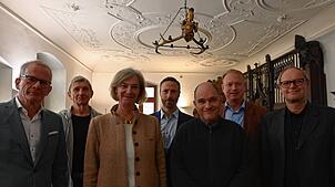 Musiker und Verwaltung vereint: In einer gemeinsamen Pressekonferenz präsentierten Andreas Kruse, Fagottist Klaus-Martin Heinz, ...