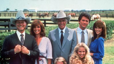 Die Hauptdarsteller der US-Fernsehserie «Dallas» (v.l. hinten): Larry Hagmann als Fiesling J. R. Ewing, Linda Gray als dessen Frau ...