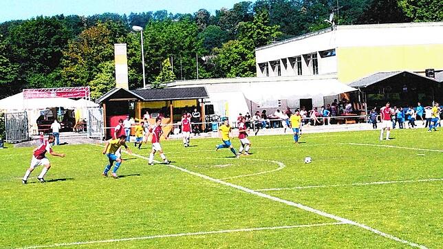 Die Mitglieder des FC Wallbach sind in acht Abteilungen sportlich aktiv. Für den Fußball-Nachwuchs wünscht sich der Verein eine ...