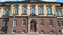Ein 57-Jähriger aus Pfullendorf muss sich vor dem Landgericht Hechingen wegen gefährlicher Körperverletzung verantworten. Er soll einen ...