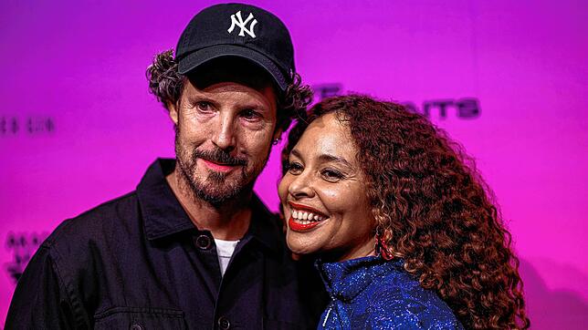 Max Herre und Joy Denalane im Oktober 2024 auf dem Roten Teppich vor der Verleihung des Popmusik-Preises Polyton. Das Paar tritt im ...