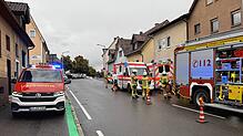Mehrere Rettungsfahrzeuge stehen am Donnerstagnachmittag in der Schwenninger Arminstraße.
