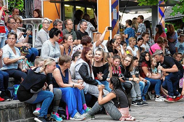 Die Stimmung beim Flow Festival ist immer ausgezeichnet. Unser Bild stammt aus dem Jahr 2018. Damals fand das Flow Festival noch hinter ...
