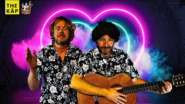Die Amigos: Florian Schwald (links) und Stephan Vatter nehmen die Waldshuter Kommunalpolitik musikalisch aufs Korn.