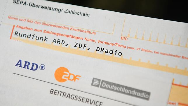 Bestimmte Personen können sich vom Rundfunkbeitrag befreien lassen. Wer das ist und wie so eine Befreiung funktioniert, erfahren Sie hier.