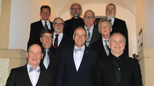 Die Druiden der "Loge Imperia zu Konstanz" (von links): obere Reihe Uwe Preußner, Maximilian Schreindorfer, Armin Dietrich; zweite Reihe ...