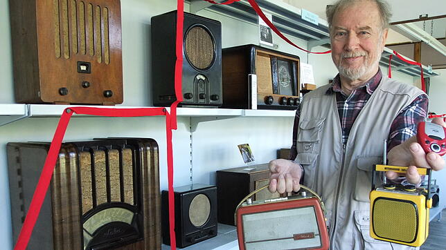 Wolfgang Scheinberger von Compurama. Der Verein eröffnet seine neuen Ausstellungsräume mit einer Ausstellung über die Geschichte des Radios.