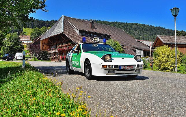 Dieser ausgediente Polizei-Porsche 924 darf jetzt auf der Landstraße statt auf der Autobahn fahren.