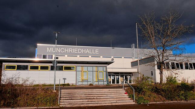 Dieses Jahr sieht es düster für den Sport in Singen aus: Die Energiesparmaßnahmen der Stadt werden auch in der Münchriedhalle zum Tragen ...