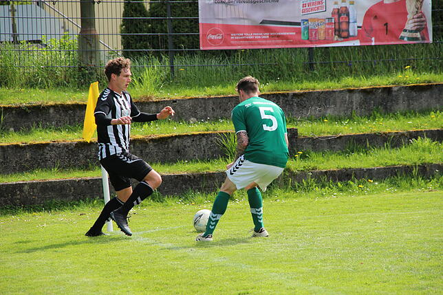 Duell an der Eckfahne.