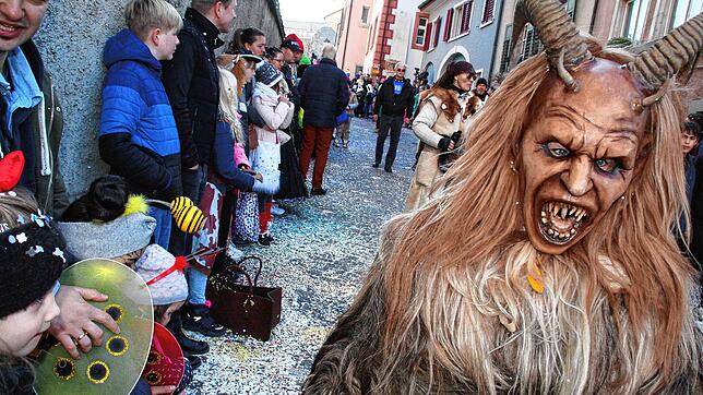 Erstmals nach zwei Jahren Pause gab&lsquo;s in Laufenburg wieder einen Umzug &ndash; aber nur in der Schweiz. Ist die Fasnacht ...