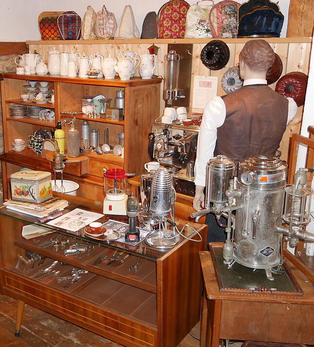 Kaffee trinken wie zu Omas Zeiten. Hier lässt sich wunderbar in Nostalgie schwelgen.