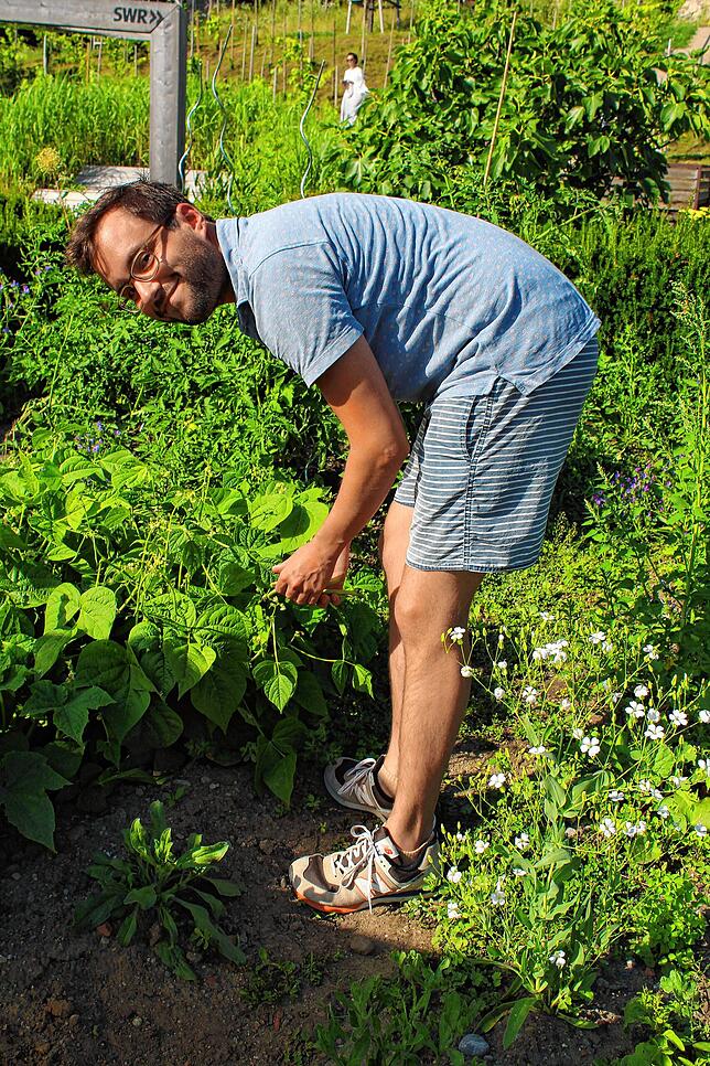 Pierre Schmitt sammelt auf seiner Parzelle erstes praktisches Gartenwissen. Sein großes Vorbild ist der Nutzgarten seine Großmutter in ...