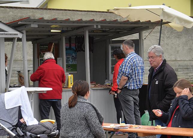 Bild 3: Einkaufen am Park: Die Bilder vom Besuch auf dem Gurtweiler Schlossmarkt