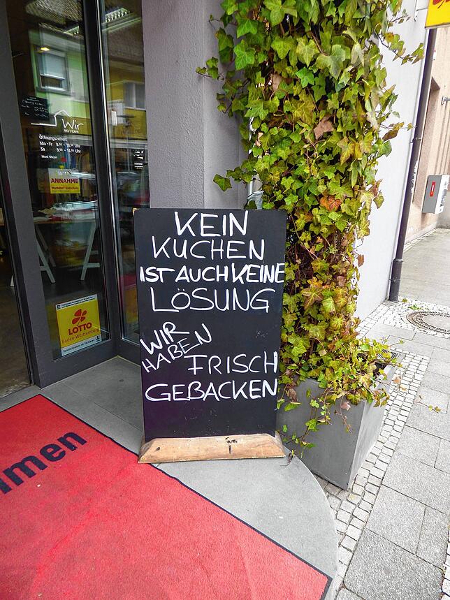 Auch ihren leckeren selbstgebackenen Kuchen bietet Moni Mayer vom Café und Modegeschäft &bdquo;Wir M3&ldquo; wieder an.