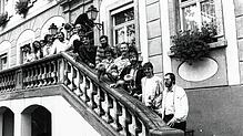 Bis zu 18 Personen stark war der grüne Ortsverband in den 80er-Jahren. Das Gruppenbild auf der Rathaustreppe entstand im zehnten Jahr ...