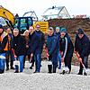 Es geht voran in Döggingen: Der Spatenstich oberhalb der Schule macht den Weg frei für das Wohnbaugebiet Hofwiesen III (von links): ...