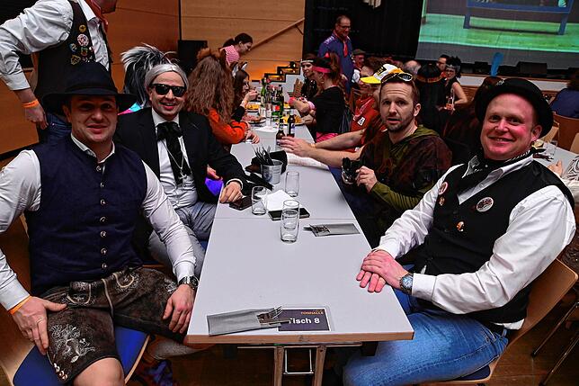 Bild 20: Hexenball: Mit Volldampf im Hexen-Express