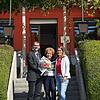 Zum Abschied präsentieren sich Brigitte Ehrlinspiel (Mitte) und der "Wellenhof" von ihrer sonnigsten Seite. Als Gratulanten ...