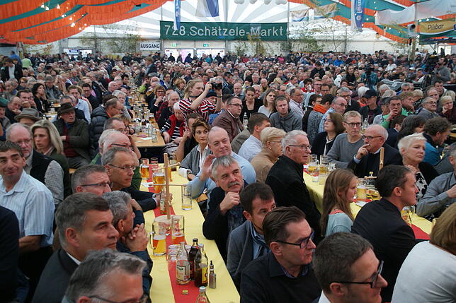 Bild 19: Bilder vom 728. Schätzele-Markt: Volksfestplatz, Food-Stände und Mittelstandskundgebung mit Jens Spahn