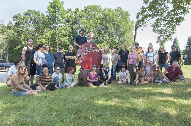 Die Teilnehmer am diesjährigen Kunstprojekt salem2salem in Salem im Staate New York. Landratsamt Bodenseekreis