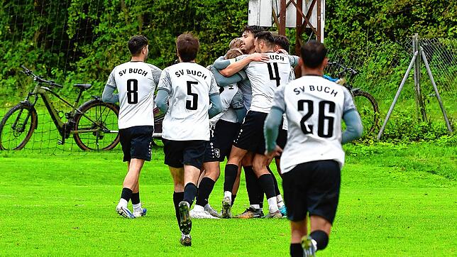 Bild : SV Buch gewinnt 5:3 bei der SG Stühlingen/Weizen – und wir haben Fotos!
