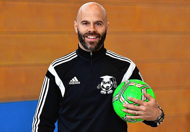 Jan Hebding (37) aus Lörrach: &bdquo;Wir wollen mit den streetkickers39 den Kindern positive Effekte für die körperliche und soziale ...