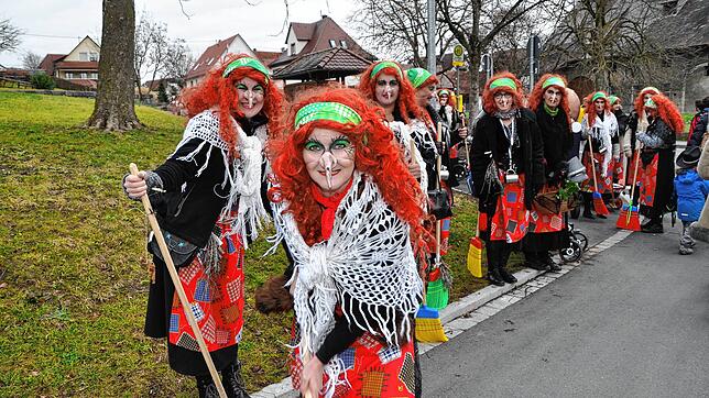 In Bermatingen stand die Fasnet 2020 unter Thema „Hexen und Zauberer“. Unbeschwert und mit viel Kreativität wurden die ...