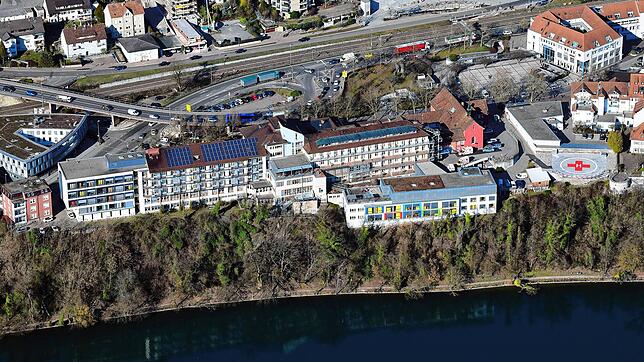 Das Klinikum Hochrhein in Waldshut von oben gesehen. Der Kreis Waldshut gilt offiziell als corona-frei.