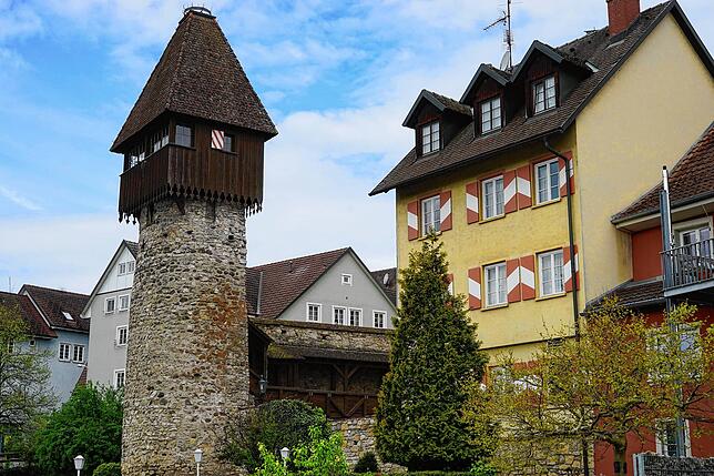 Tiengens Wahrzeichen ist der Storchenturm. Er wurde um 1300 erbaut und war der Eckpfeiler der früheren Stadtbefestigung. Bei Führungen ...