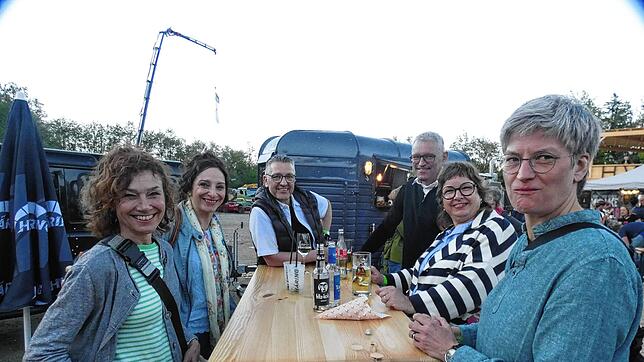 Bild : Bilder von der Jahrhundertparty im Festzelt mit Live-Acts und mega Stimmung