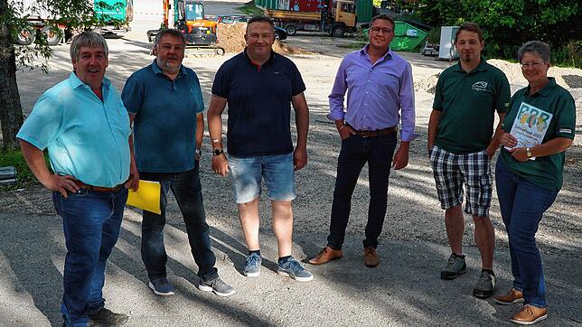 Sie blicken optimistisch auf den Herbst und bereiten den 730. Schätzele-Markt in Tengen vor: (von links) Vom Gewerbeverein Michael Zepf ...