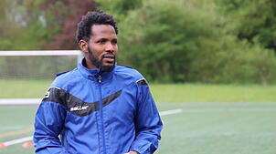 Trainer Sheriff Bah ist mit dem FV Möhringen gegen Neustadt gefordert. Foto: Woehl