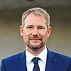 Luca Prayon, Landrat des Bodenseekreises, wehrt sich gegen Vorwürfe, die medizinische Versorgung und die Kliniken sein ihm und dem ...