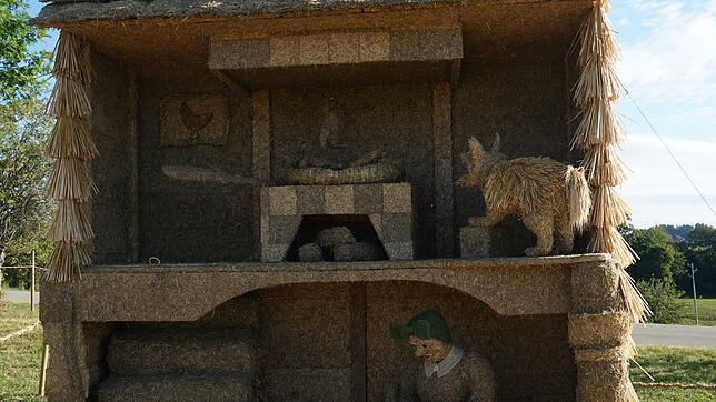 Mit ihrer Skulptur „Max und Moritz“ gewinnen die Landfrauen den zehn Strohskulpturen-Wettbewerb in Höchenschwand.