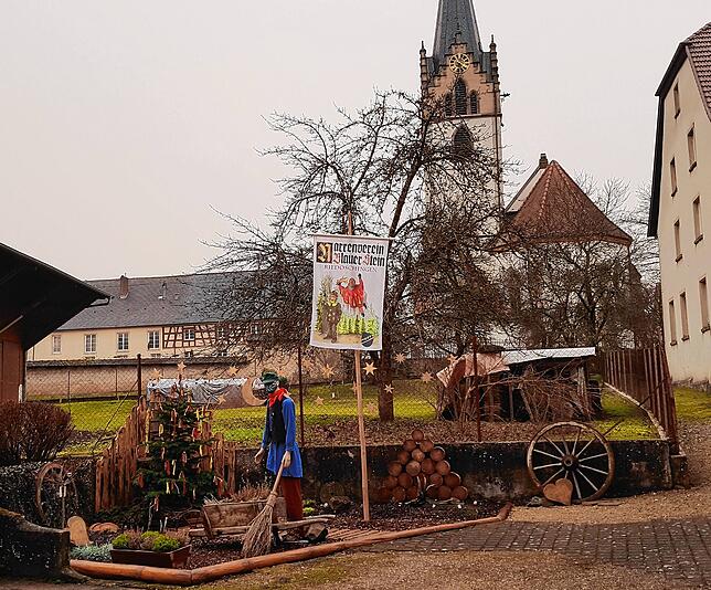 Im Schulgässle in Riedöschingen können Spaziergänger dieses schöne Kleinod im Vorgarten der Familie Fuhrer bewundern, wo ein Fuhrmann ...